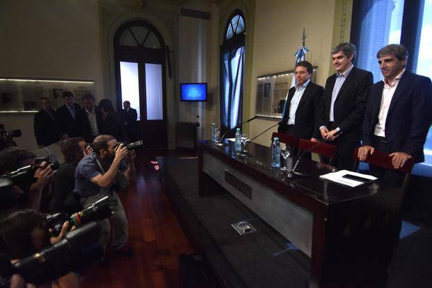Dujovne negó ajuste pero “se va a mirar más finito” el gasto público