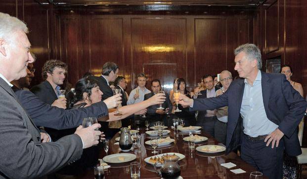 Macri brindó con periodistas: "Vamos por el camino correcto"