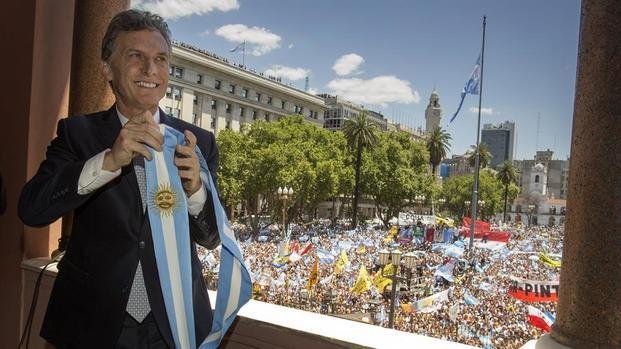 Macri cumple un año en el poder en medio de la puja por Ganancias