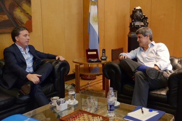 Prat-Gay recibió a Dujovne para acordar los términos de la transición ministerial