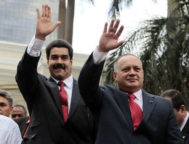 Un alto líder chavista llamó cobarde a Macri y pidió que se vaya el embajador