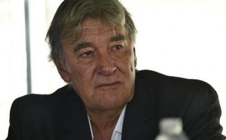 Armando Pérez continúa mejorando