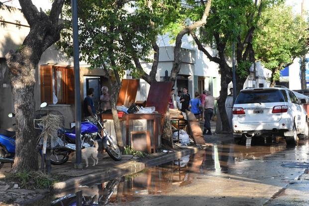 Pergamino: los vecinos vuelven a sus hogares a “empezar otra vez”