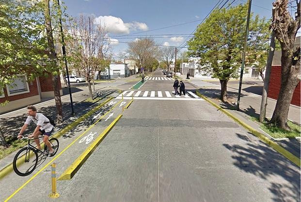 Con la vuelta de las bicis gratis, se nota más el déficit de sendas