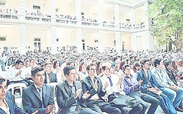 Los nuevos egresados del Nacional recibieron sus diplomas