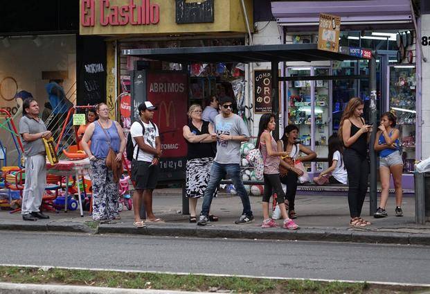 Los usuarios de micros ya padecen por la reducción de las frecuencias