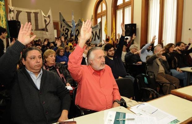 Medicina reconoce 131 títulos en litigio judicial