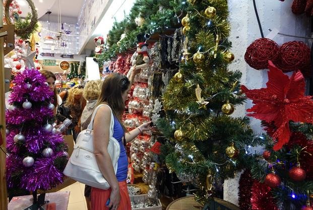 Opciones y precios variados para armar el arbolito de Navidad