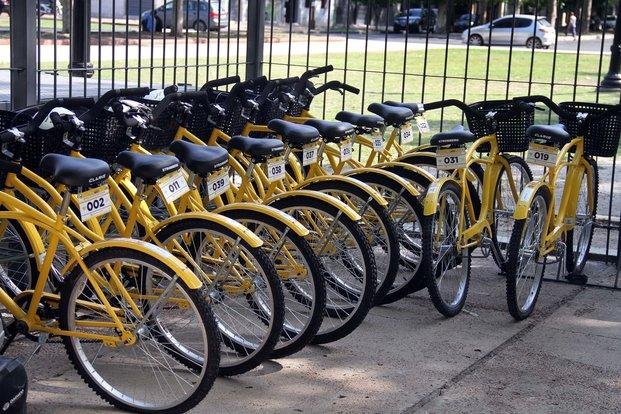 Ponen en marcha sistema gratuito de bicicletas municipales
