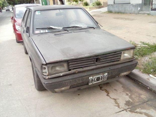 Quejas en 34, 25 y 26 por auto
abandonado desde hace 30 días
