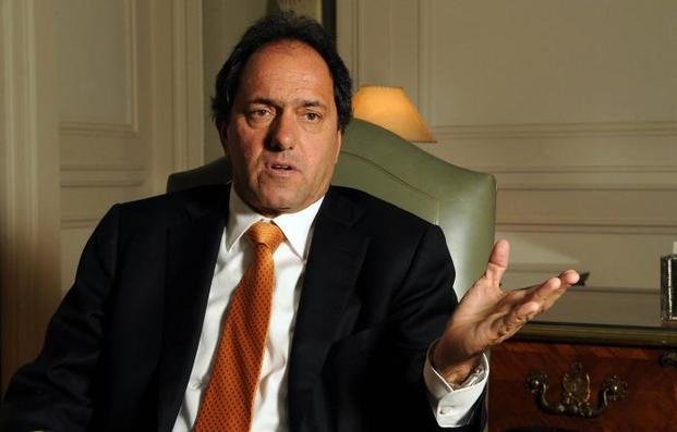 Sobreseen a Scioli por enriquecimiento ilícito