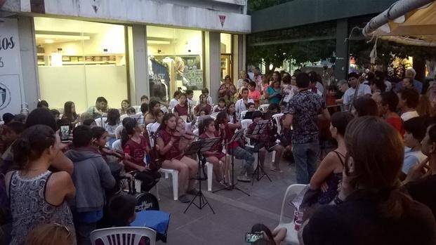 La banda del Atlético tocó en Cantilo