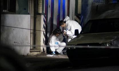 Asaltaron una distribuidora, asesinaron a un joven e hirieron a sus dos hermanos