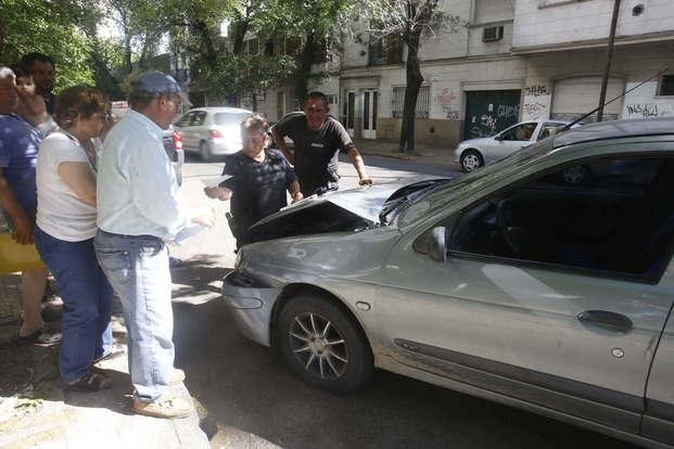 Iba con su marido y tenía un bebé en brazos: chocaron en 2 y 49