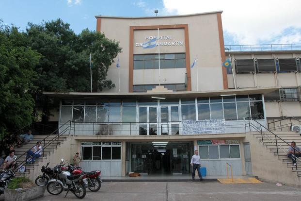 Lo atacaron a tiros en 1, 94 y 95 y le pegaron cuatro: está grave