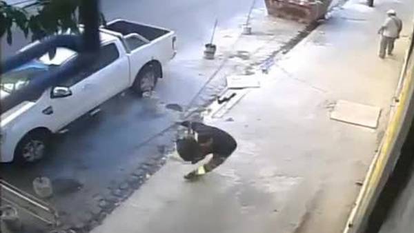 Un constructor resistió un asalto y le pegó tres tiros a un delincuente