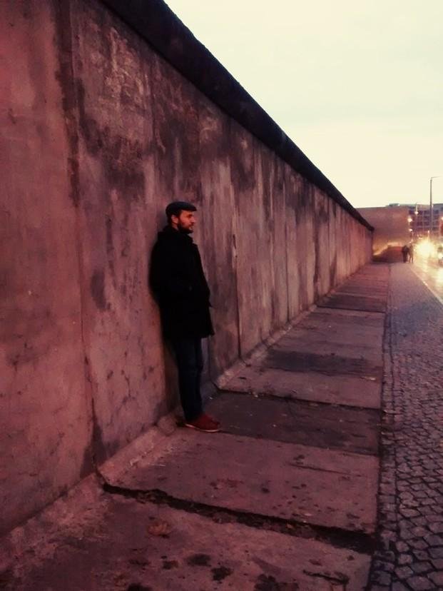 Sopa gratis: en recuerdo de la caída del muro de Berlín  Basado en una historia real