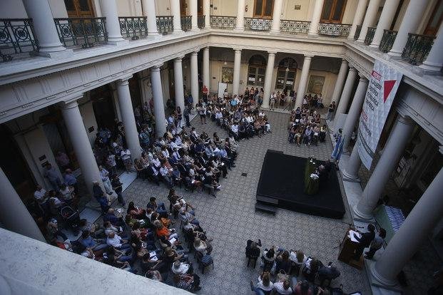 Entregan distinción a los investigadores de la UNLP