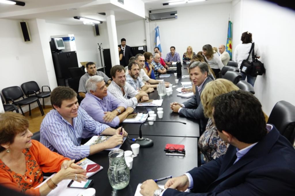 Un “fuerte” aumento del básico docente, principal reclamo gremial en la paritaria