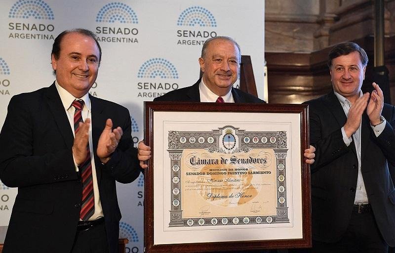 Muratore, presidente de la FIBA, distinguido en el Congreso