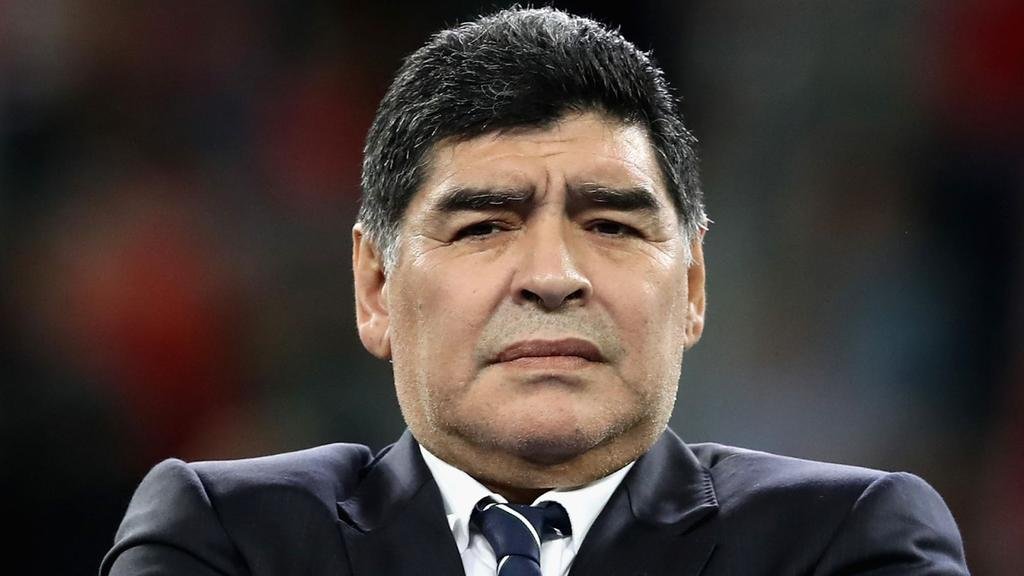 Maradona justificó su retraso