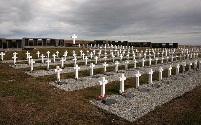 A 35 años de la guerra, fueron identificadas 88 tumbas de soldados caídos en Malvinas