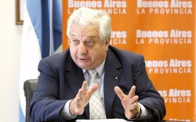 Ex ministro Cuartango negó haberse quedado con dinero de empleados para la campaña