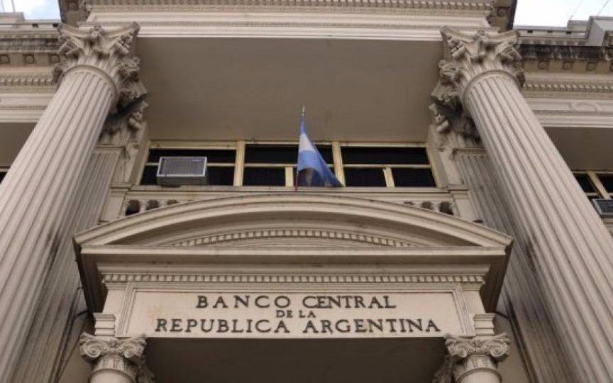 Las reservas internacionales cerraron por debajo de los 55.000 millones de dólares
