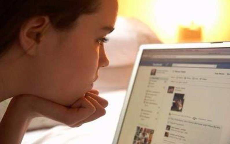 Un hombre fue condenado a diez años de prisión por violar a adolescentes a través de Internet