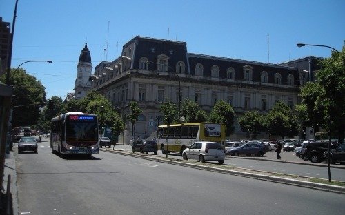 Controlarán frecuencia y recorrido de micros con el GPS de la SUBE