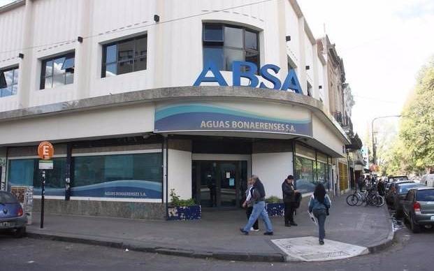 Multaron a ABSA por medio millón de pesos por problemas en el servicio