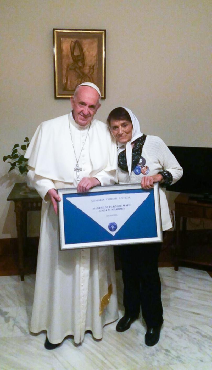 Una Madre con el papa Francisco