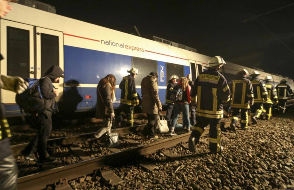 Al menos 47 heridos por un choque de trenes en el oeste de Alemania