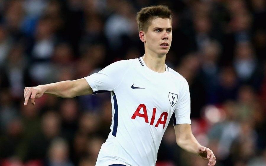 Foyth es titular en el choque del Tottenham-APOEL