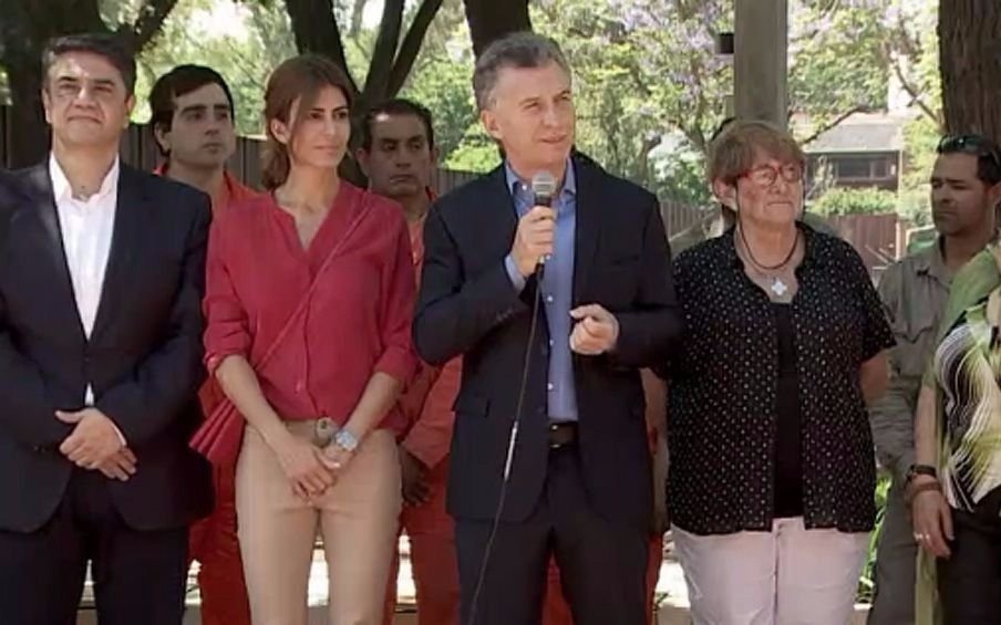 Macri inauguró una obra en Olivos y evitó pronunciarse sobre la ex presidenta