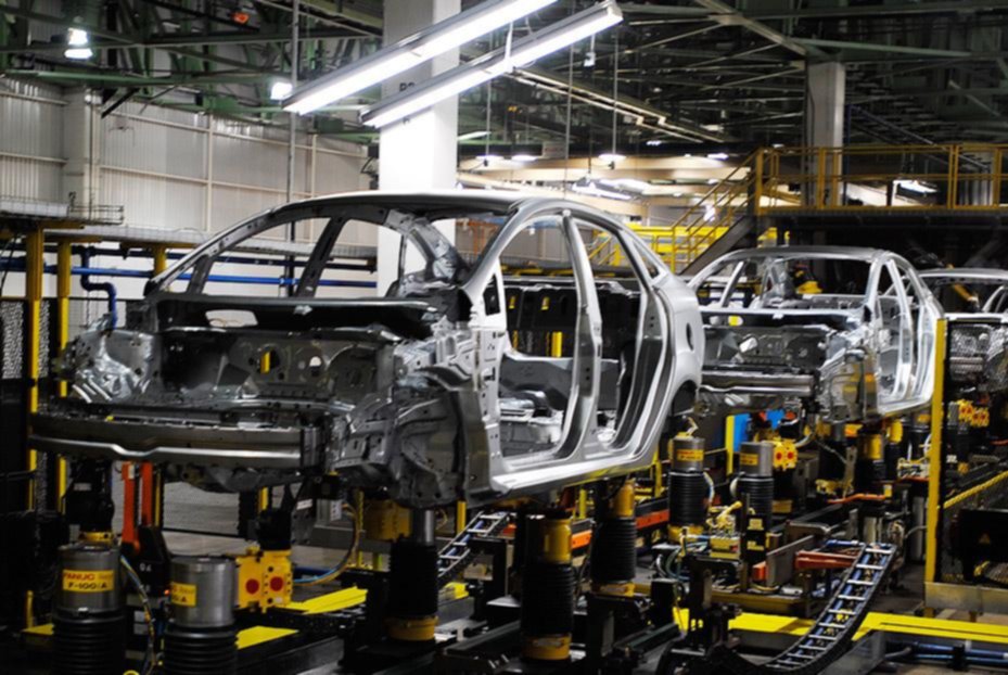 La producción automotriz no sostuvo la recuperación y cayó en noviembre