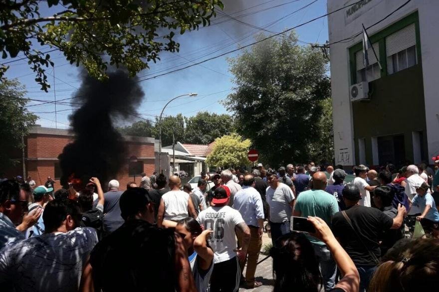 Berisso: cobraron los municipales y ahora exigen recibir en fecha el aguinaldo