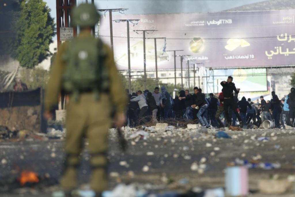 Dos muertos y 300 heridos por graves incidentes entre Israel y los palestinos