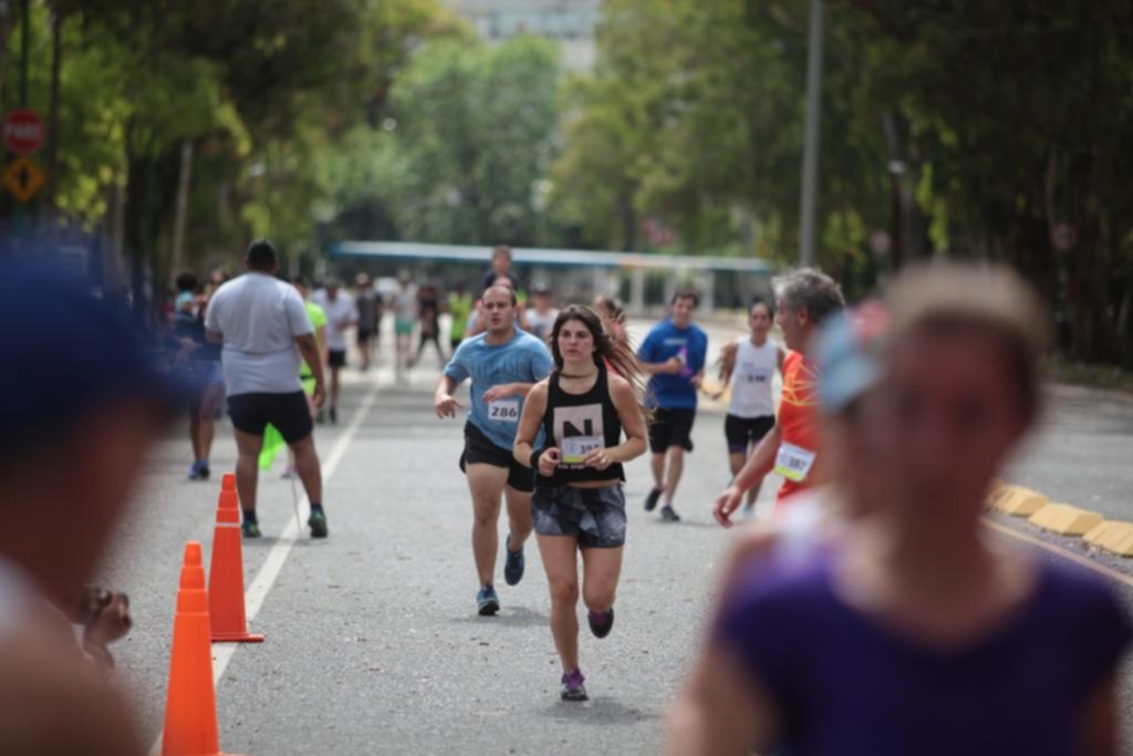 Carrera en homenaje a Favaloro en el Paseo del Bosque