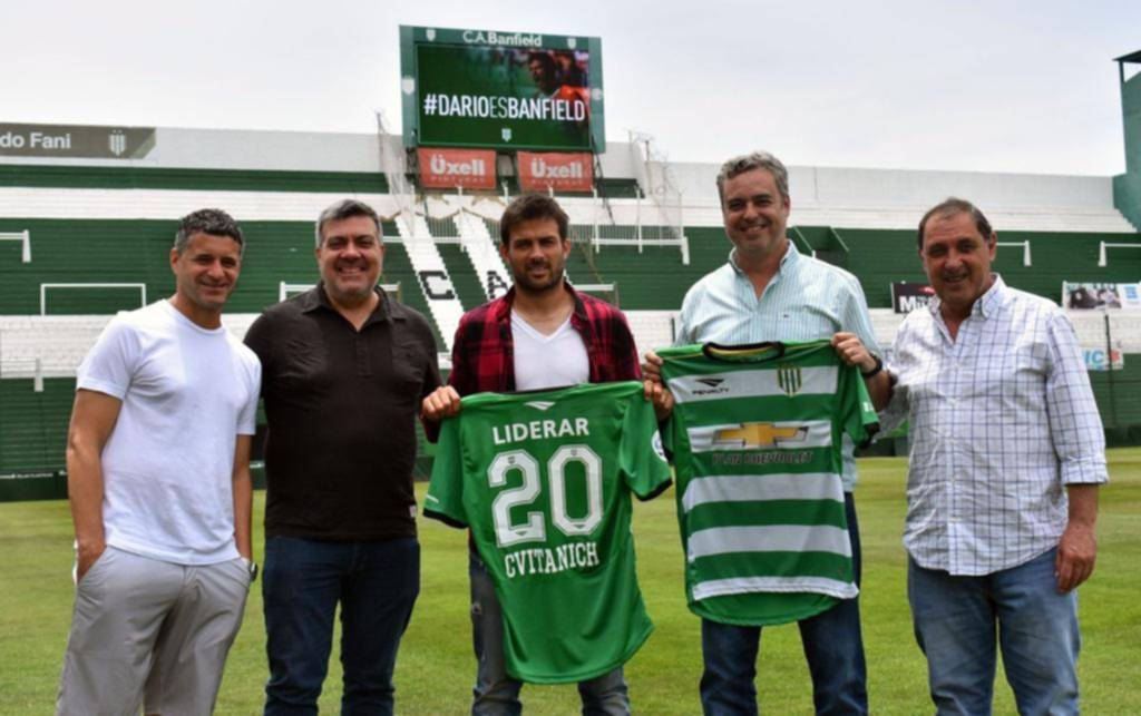 Darío Cvitanich seguirá tres años más haciendo goles con la camiseta de Banfield