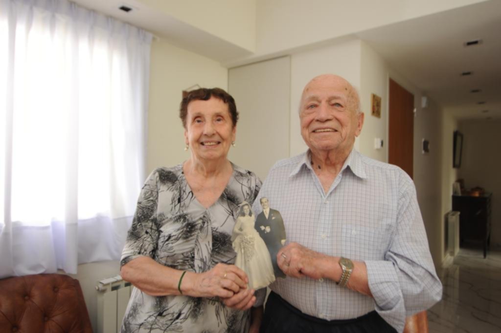 Un matrimonio platense dio con la fórmula del amor eterno y festejó 70 años de casados