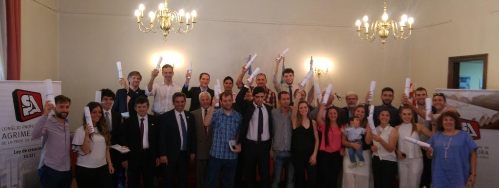 Emotiva ceremonia para flamantes agrimensores