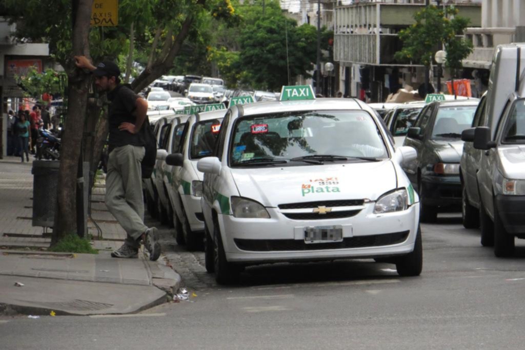 Los taxistas vuelven a la carga por una actualización de la tarifa