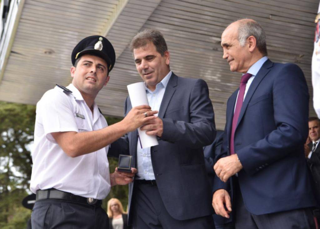 Distinguieron como “Policía del año” al que detuvo al acusado de asesinar a Abril