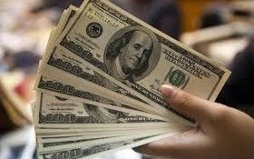 El dólar cerró en $17,69 para la venta al público