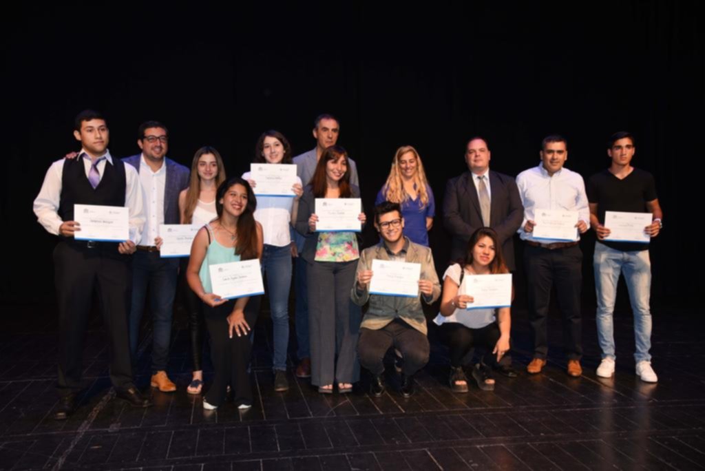 Reconocimiento a los mejores alumnos de Secundaria y de Adultos