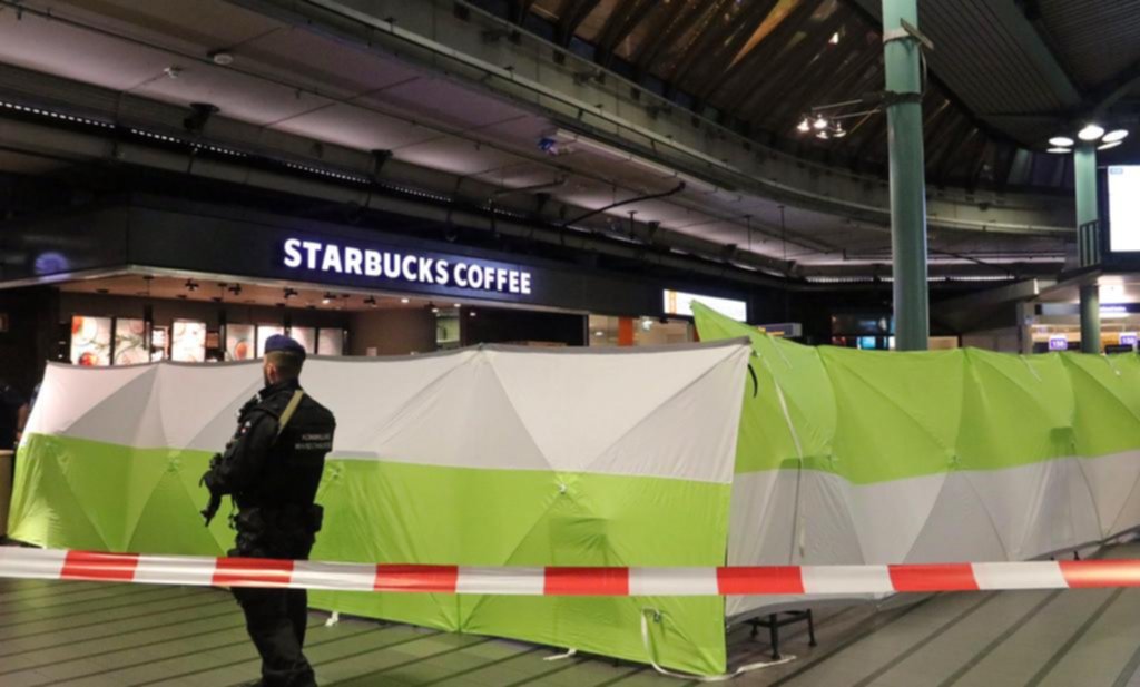 La policía redujo a un presunto atacante terrorista en un aeropuerto holandés
