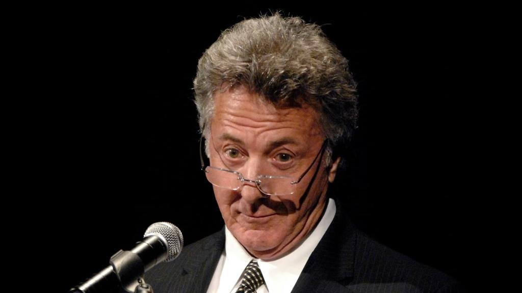 Dustin Hoffman sigue cosechando denuncias de acoso de mujeres