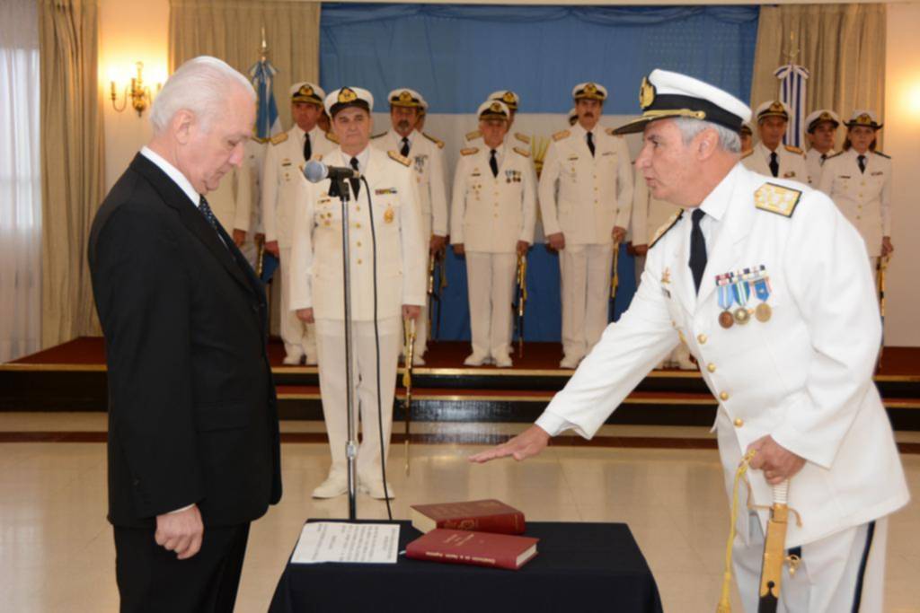 En medio de la crisis por el submarino, asumió un nuevo jefe en la Armada