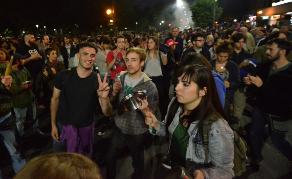 “Ruidazo” en la esquina céntrica de 7 y 50, en Villa Elisa y Los Hornos